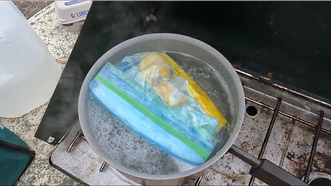How to Make a Zip Lock Bag Breakfast Omelet.  Great Idea For a Camping Breakfast Meal.