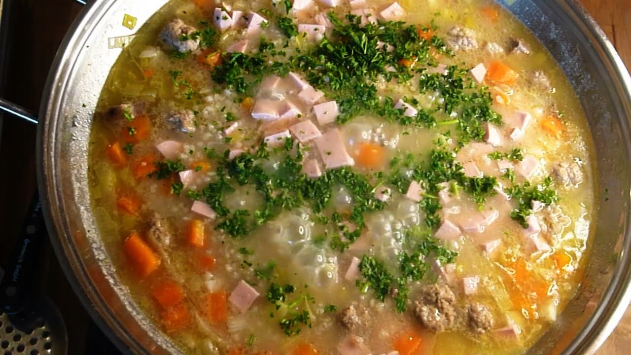 Deftiger Graupeneintopf  wie vom Oma, Hearty pearl barley stew just like grandma used to make