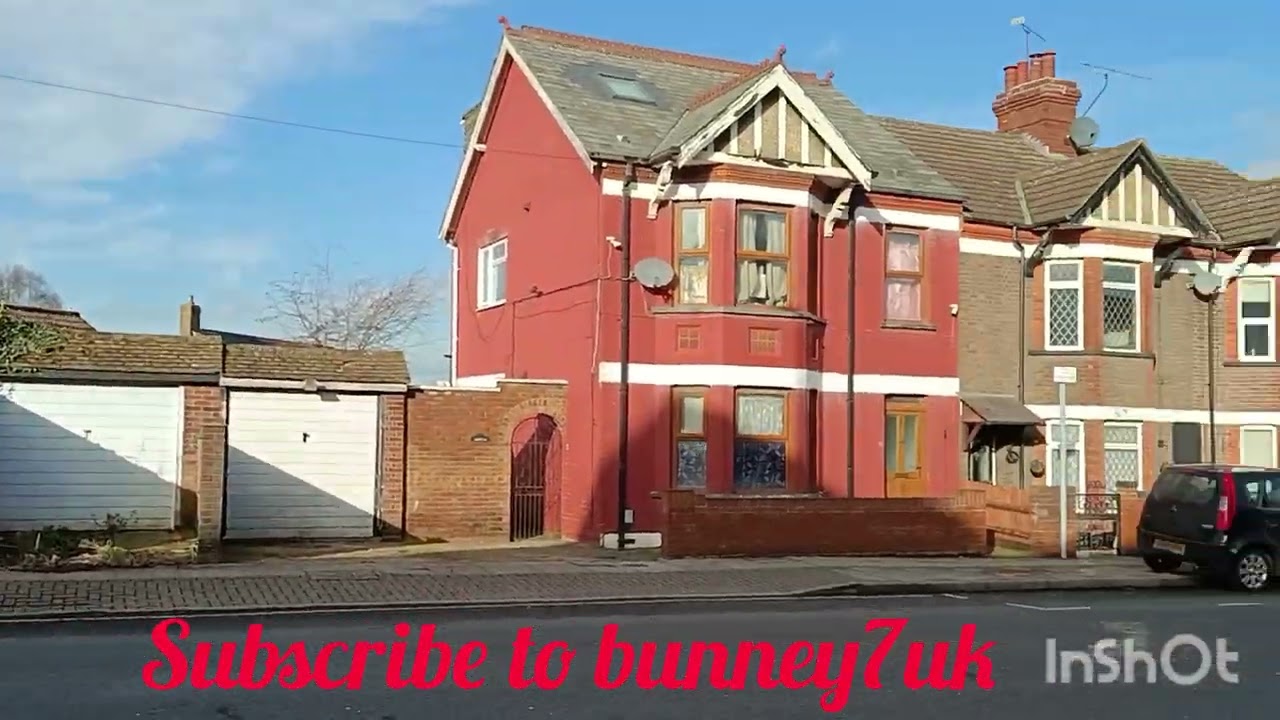 Пеший переход из Лигрейва на ферму Льюси в Лутоне, Великобритания.