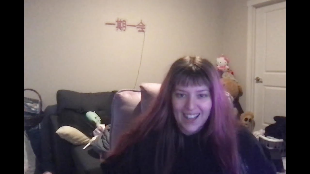being a drama queen in my messy room