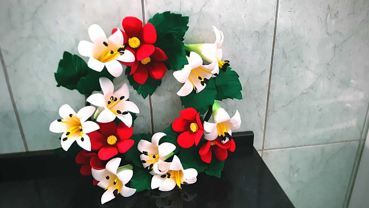 ganhe dinheiro  dia de finados fazendo essa  coroa com flore de eva econômica bonita e barata.