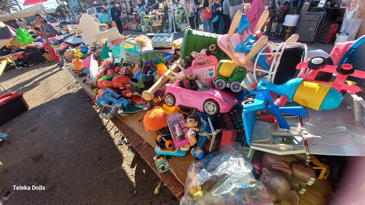 Juguetes en la segunda del tianguis