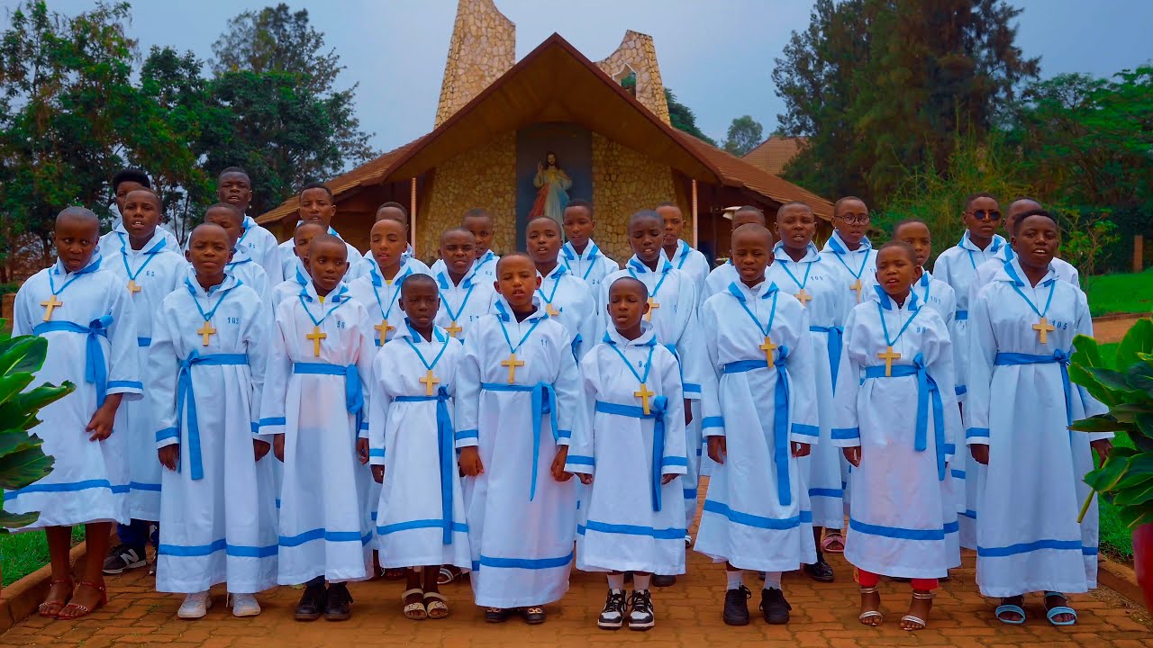NGIYE GUSINGIZA NYIRIBIREMWA_ Pueri Cantores_ Rushaki_ Official Video 2025