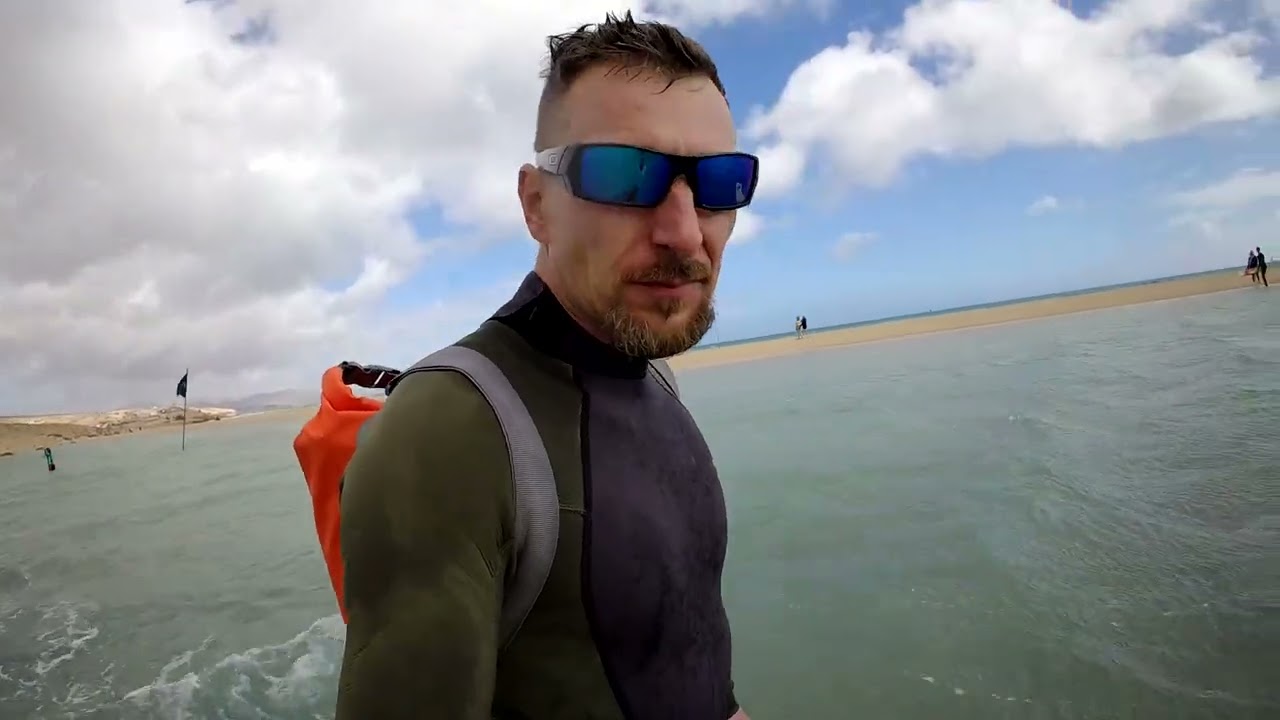 Paddleboard on sotavento...in strong wind...