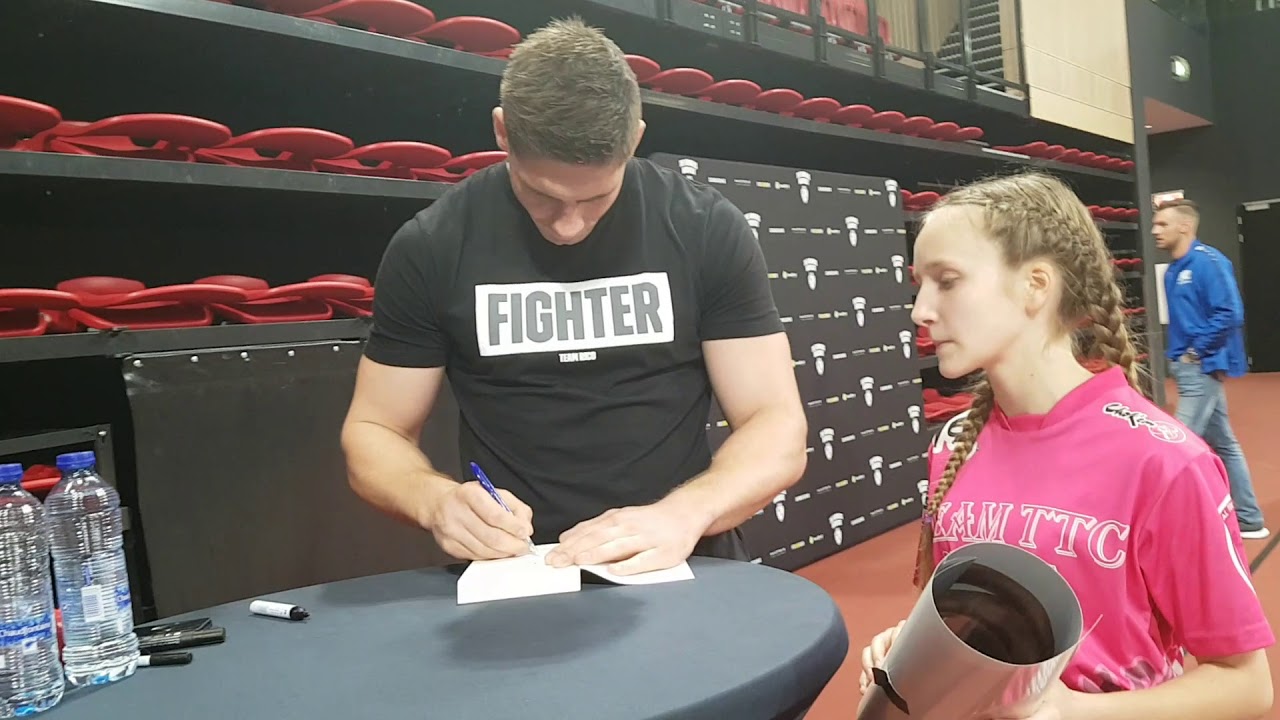 Signeer Sessie met Rico Verhoeven tijdens The Winners Workout