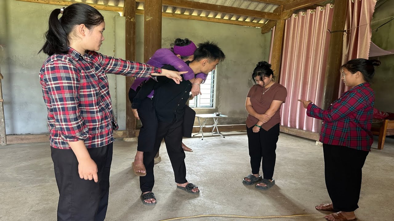 Police Thuan and his wife misunderstood that Tuyet had harmed her grandmother.