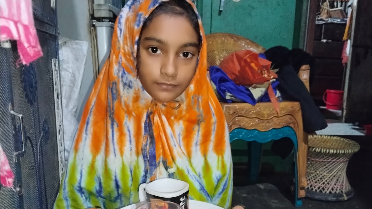 সন্ধ্যার সময় রং চা বানিয়ে খেলাম 