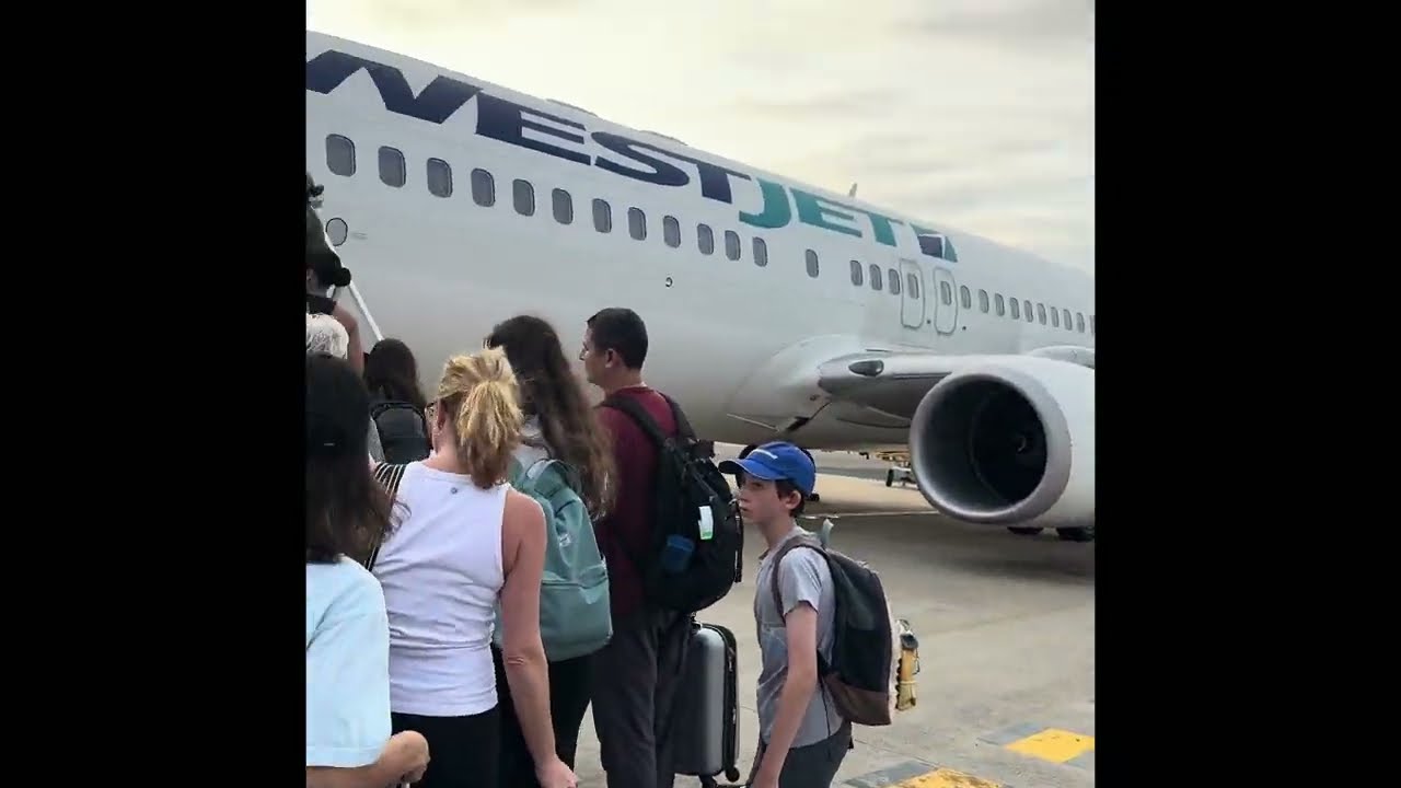 Westjet Boeing 737-800 Economy Class - Vancouver (YVR) to Puerto Vallarta (PVR)