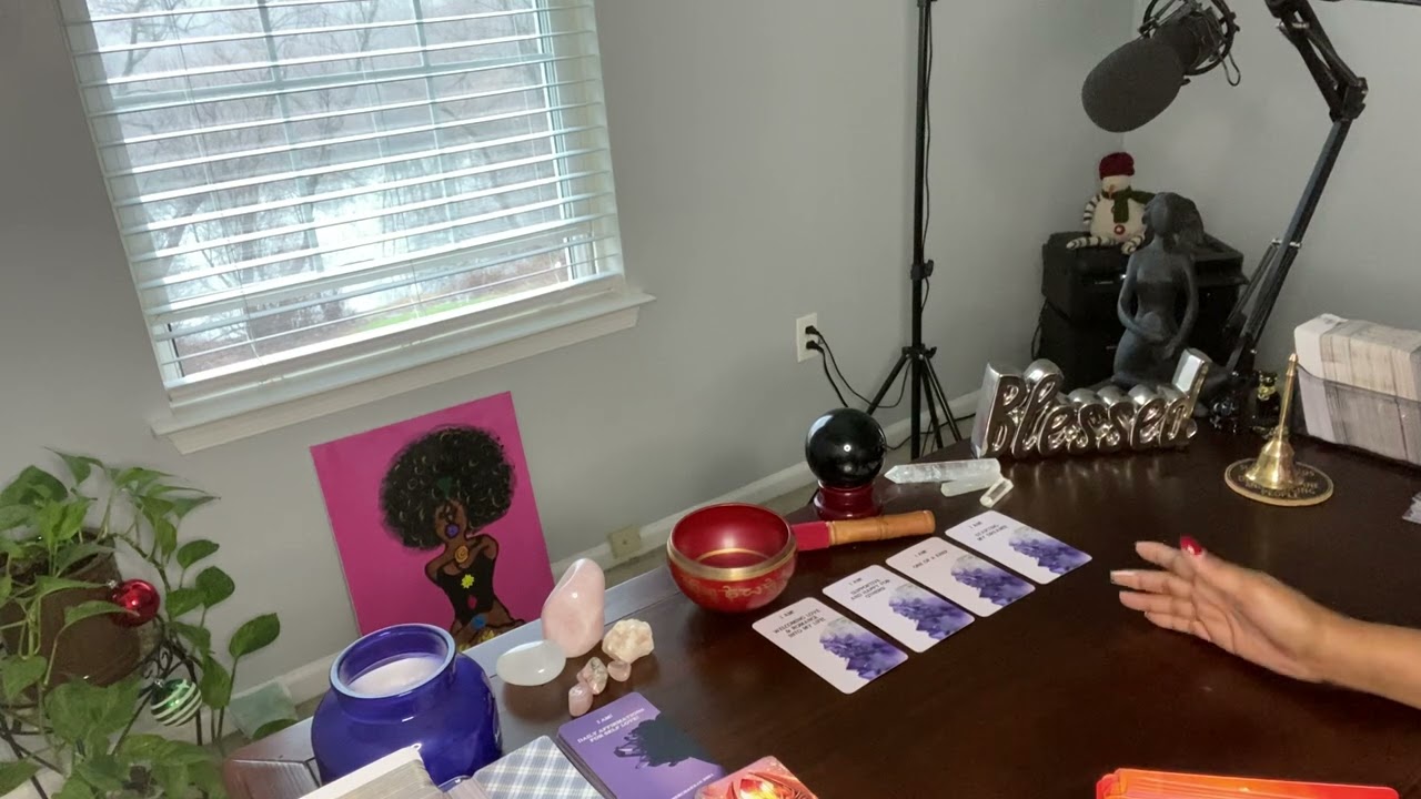 2 QUEENS AND, A KARMIC/GREEDY MAN! ONE HAS THE  KIDS,  THE OTHER HAS MONEY! HE LOST BOTH …