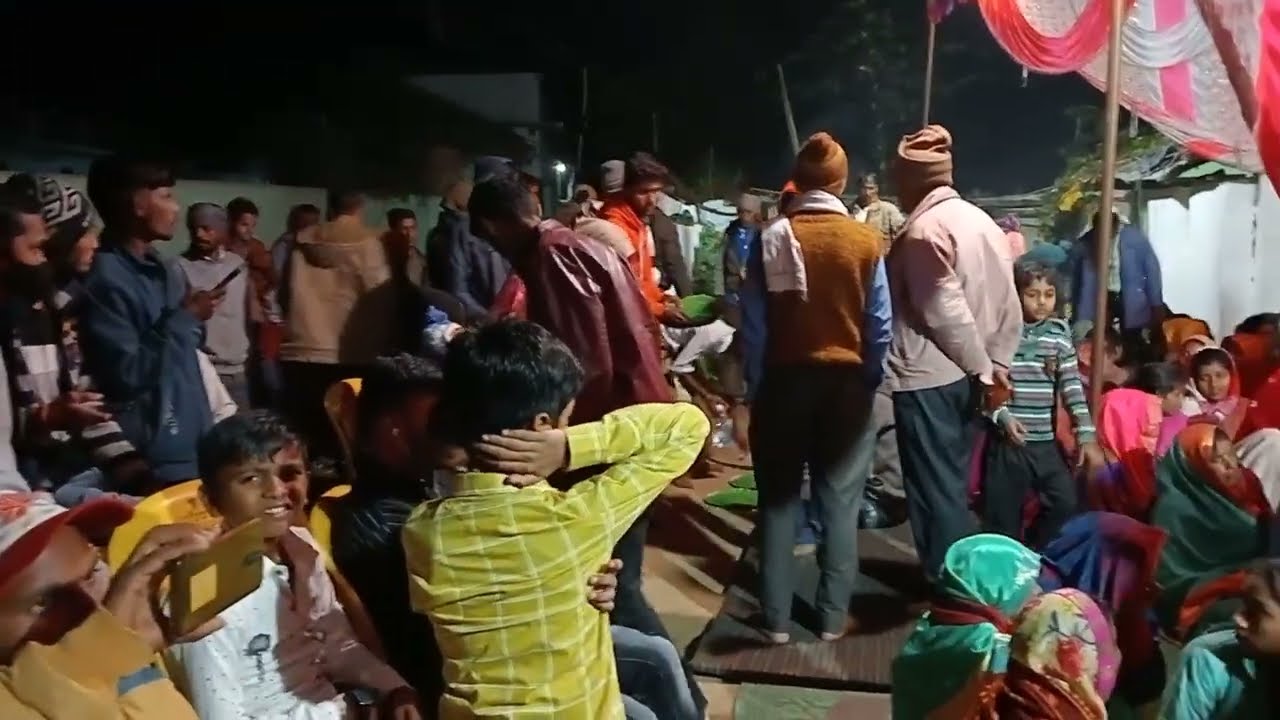 फैमिली बैंड बाजा नाच रहा चागेरा के साथ में दर्शक हैरान अब देखो क्या हुआ // bagheli network