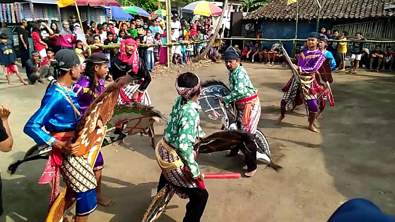 kesenian jathilan magelang *turonggo wiseso jogonegoro