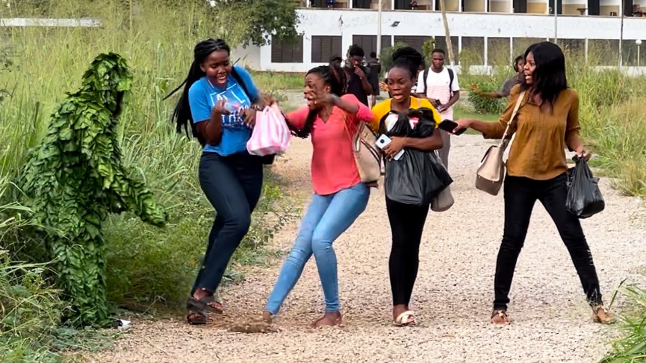 Pretty ladies had no idea what was in there. Bushman Prank