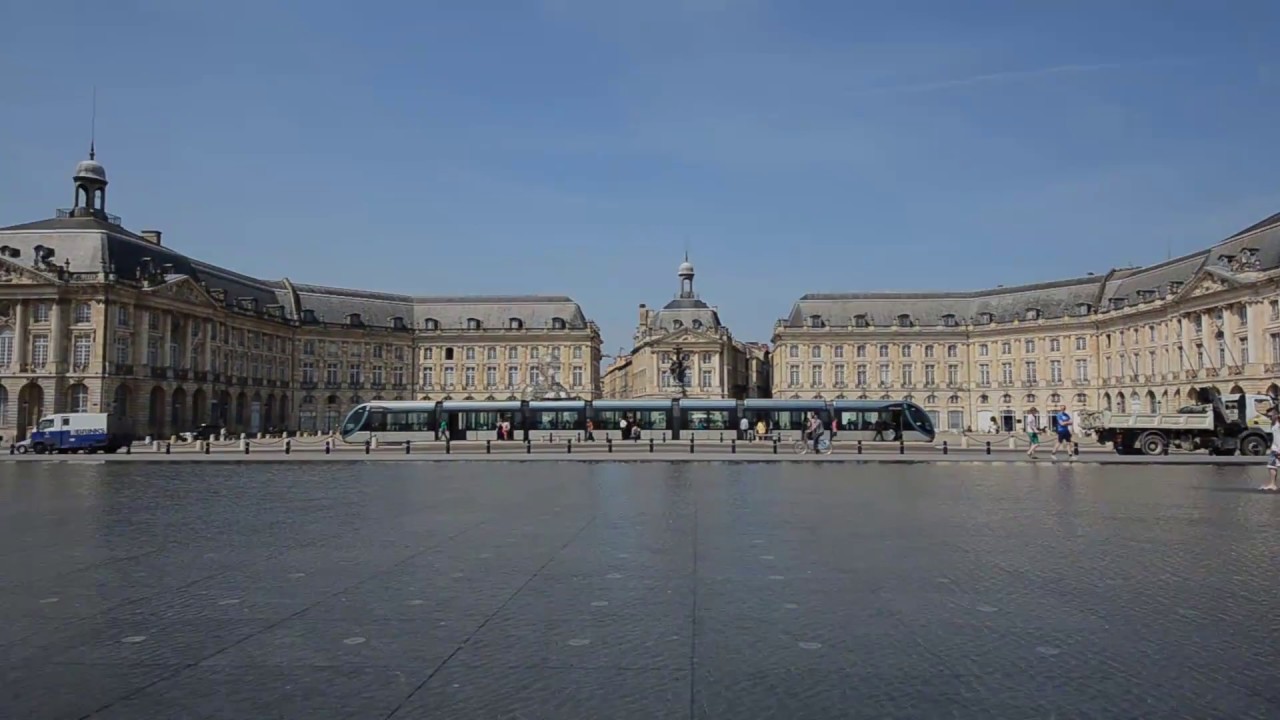 Bordeaux in blue (Place de la bourse - 2010)