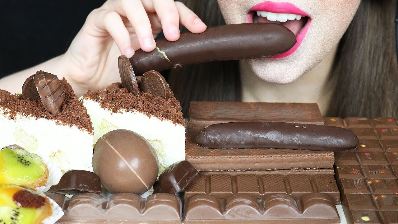 ASMR VANILLA  CHEESECAKE Eating + CZECH CANDY (EATING SOUNDS) No Talking