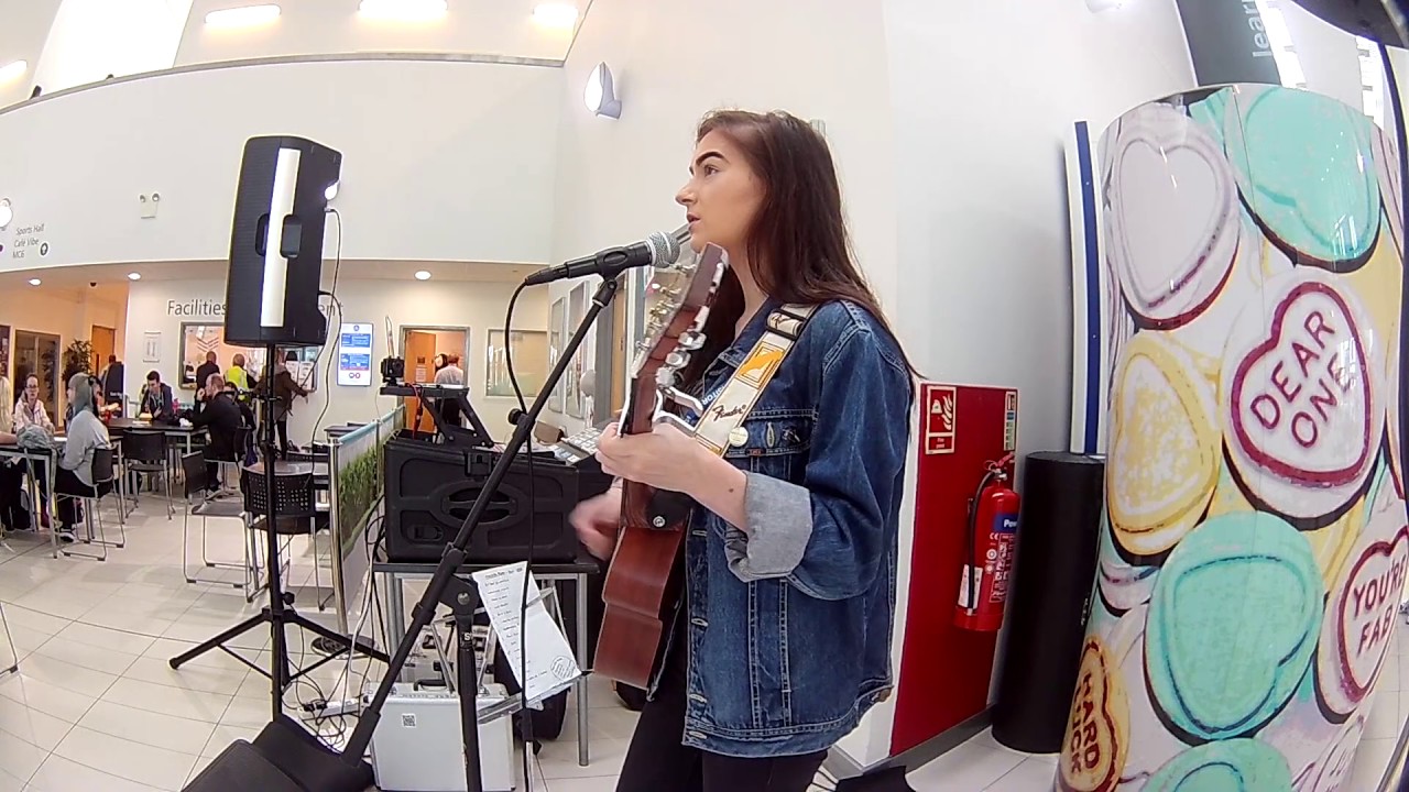 Aimee Lambert - You Look Good On The Dancefloor - Boro College Freshers Sessions 2016