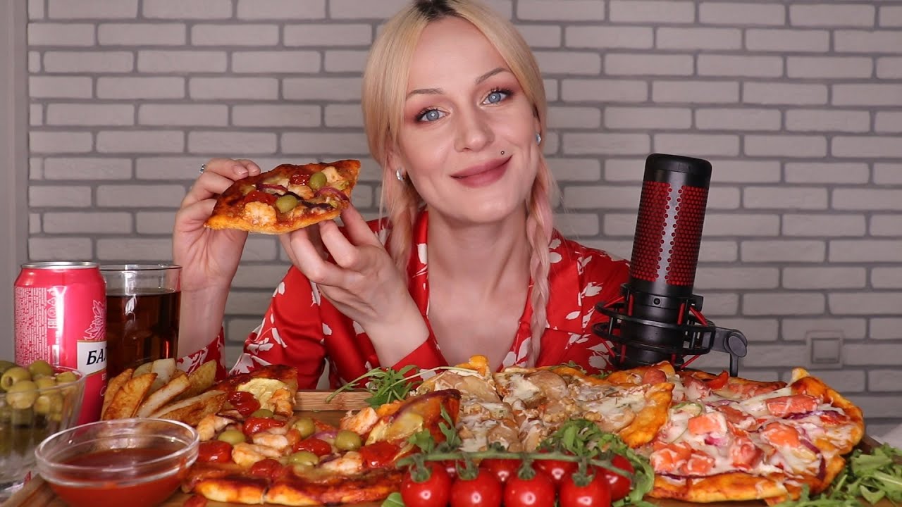 MUKBANG | Три пиццы (креветка, лосось, груша) | Three pizzas (shrimp, salmon, pear) не ASMR