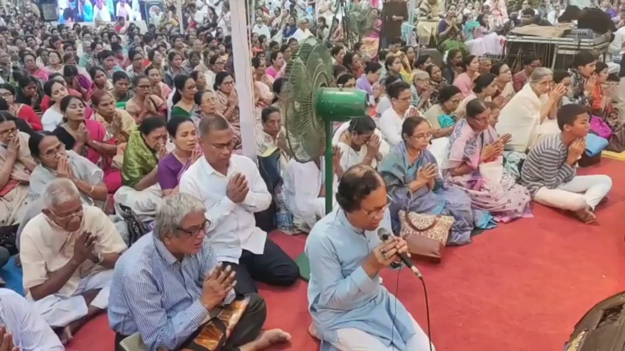সুরেলা কন্ঠে পঞ্চশীল প্রার্থনা