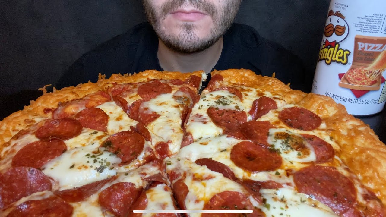 ASMR LITTLE CAESARS CHEESER! CHEESER! PIZZA AND PRINGLES MUKBANG NO TALKING BIG BITES