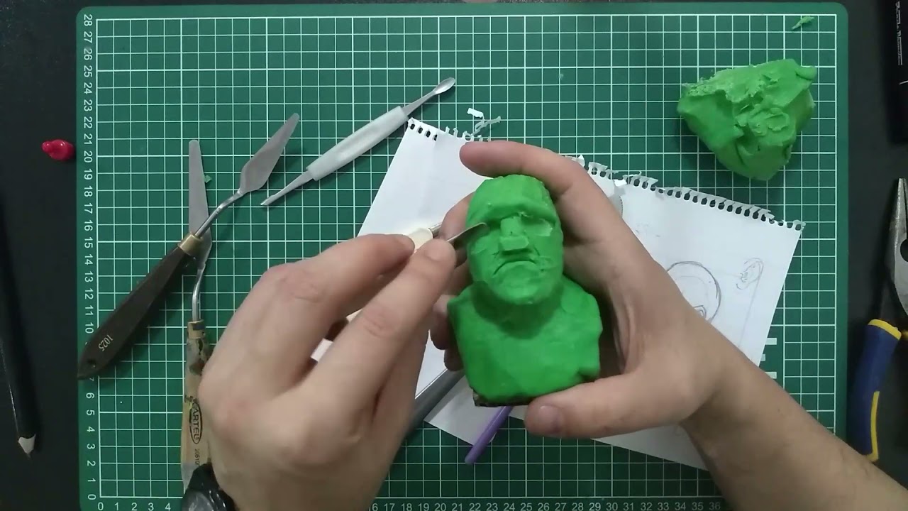 Modelado de busto en plastilina