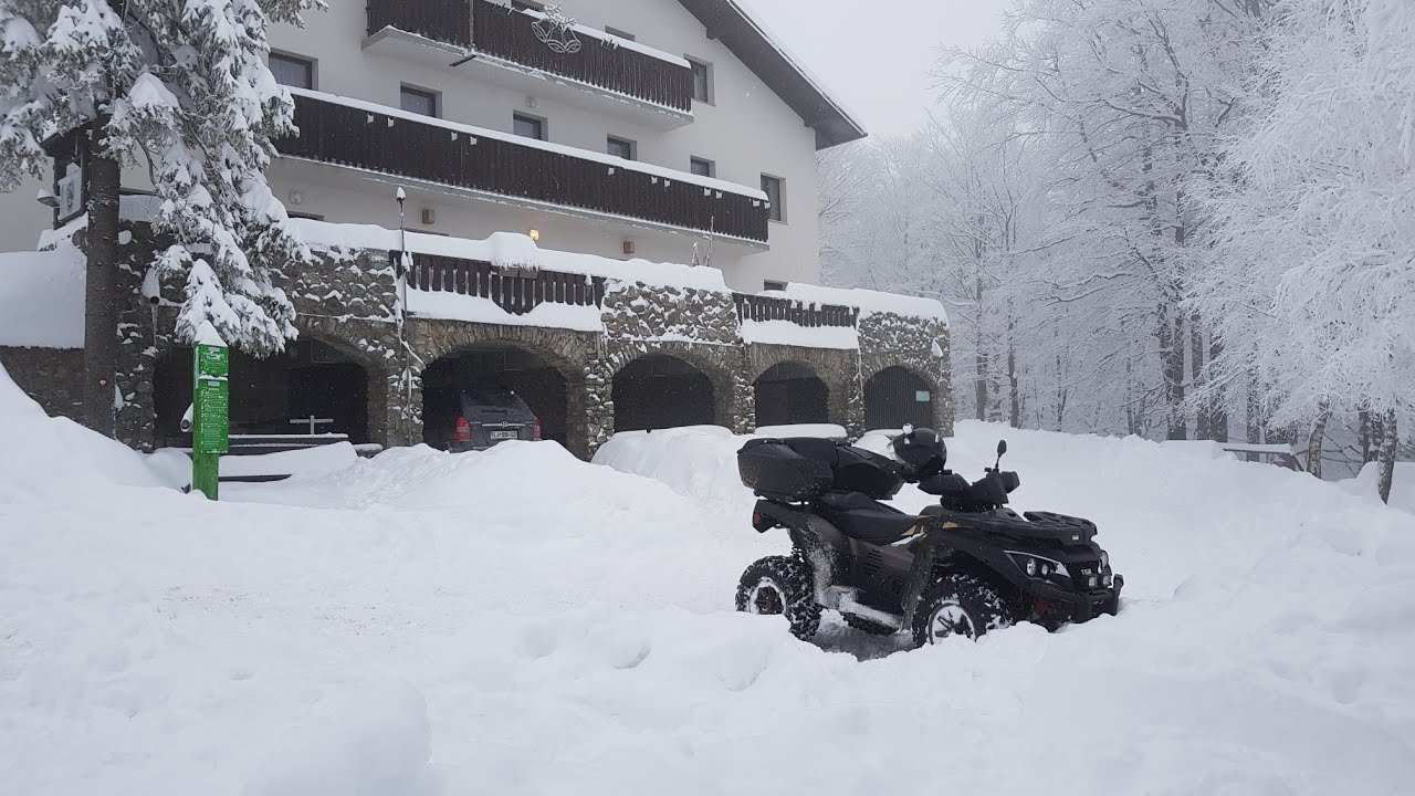 Driving on a Mrzlica in the snow with TGB 1000 vr360