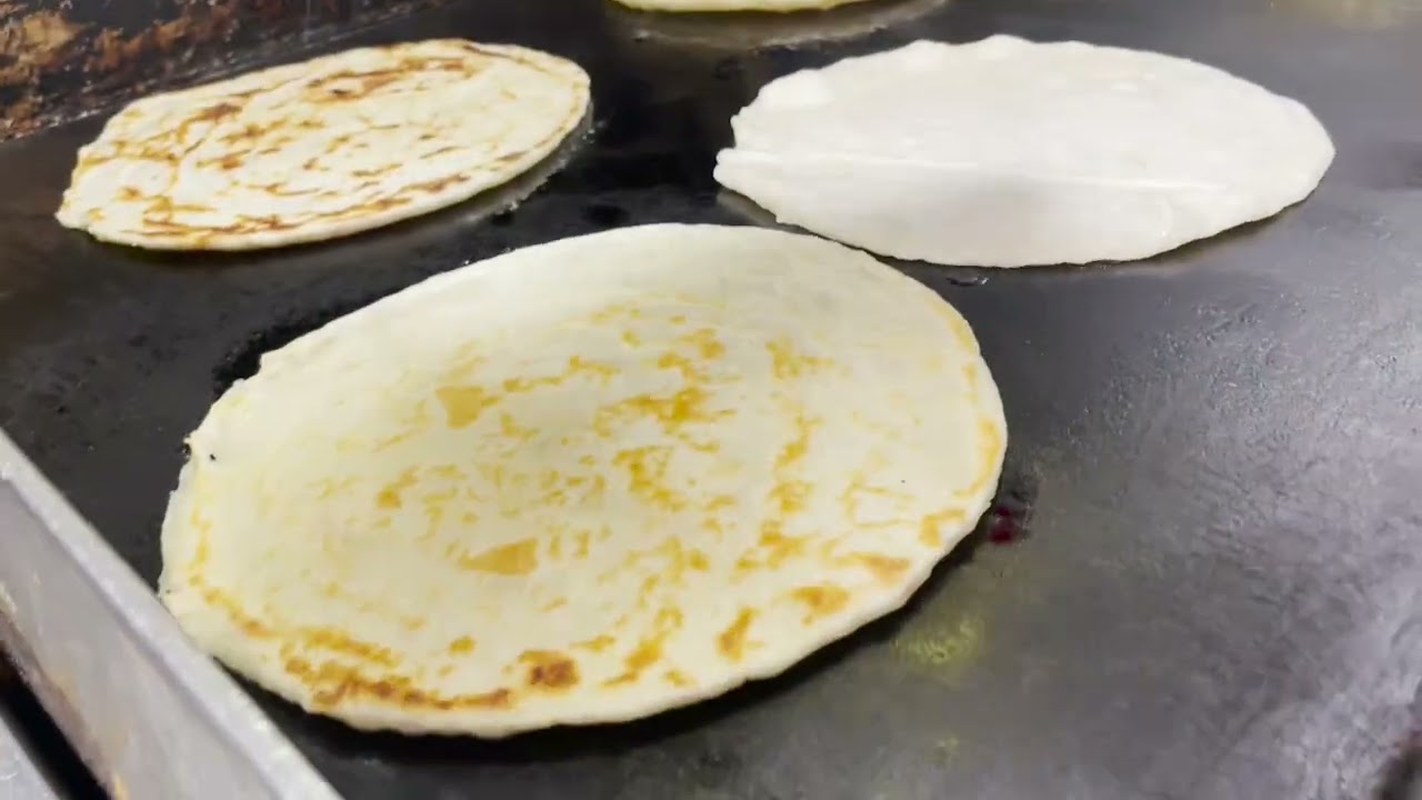 Best Grilled Shawarma and Special Zinger Burger of Lahori Food Rahim Yar Khan Food Street