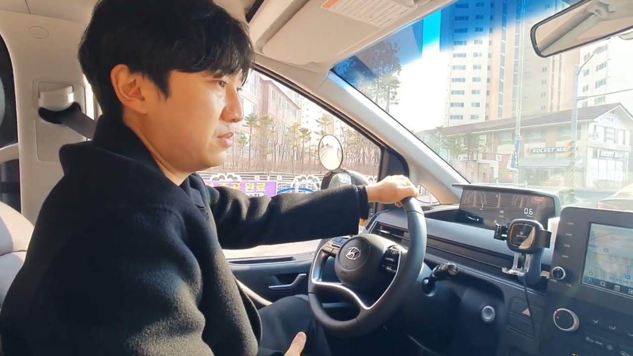 현대 스타리아 킨더 15인승 차량 리뷰