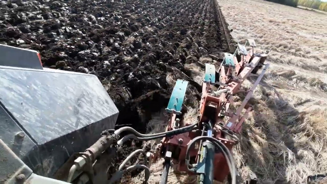 höst plöjning  2 oktober  2022 valtra 8050   kverneland