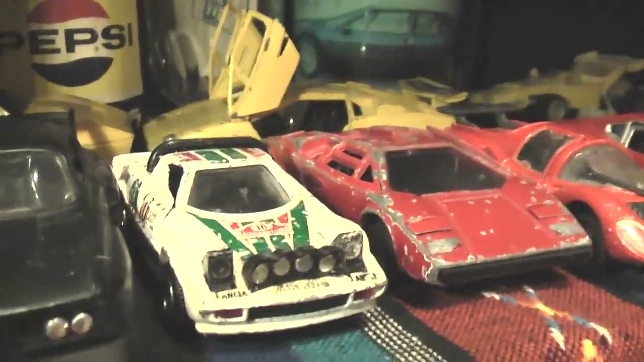 自分の部屋の昭和レトロコレクションを紹介（2022年9月末）Retro goods collection in my room.