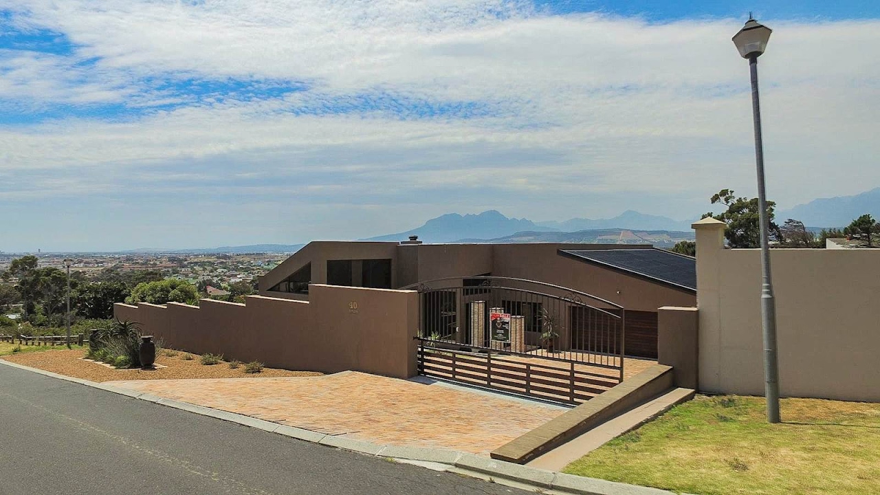 5 Bedroom House for sale in Western Cape | Boland | Gordons Bay | Gordons Bay Central | |