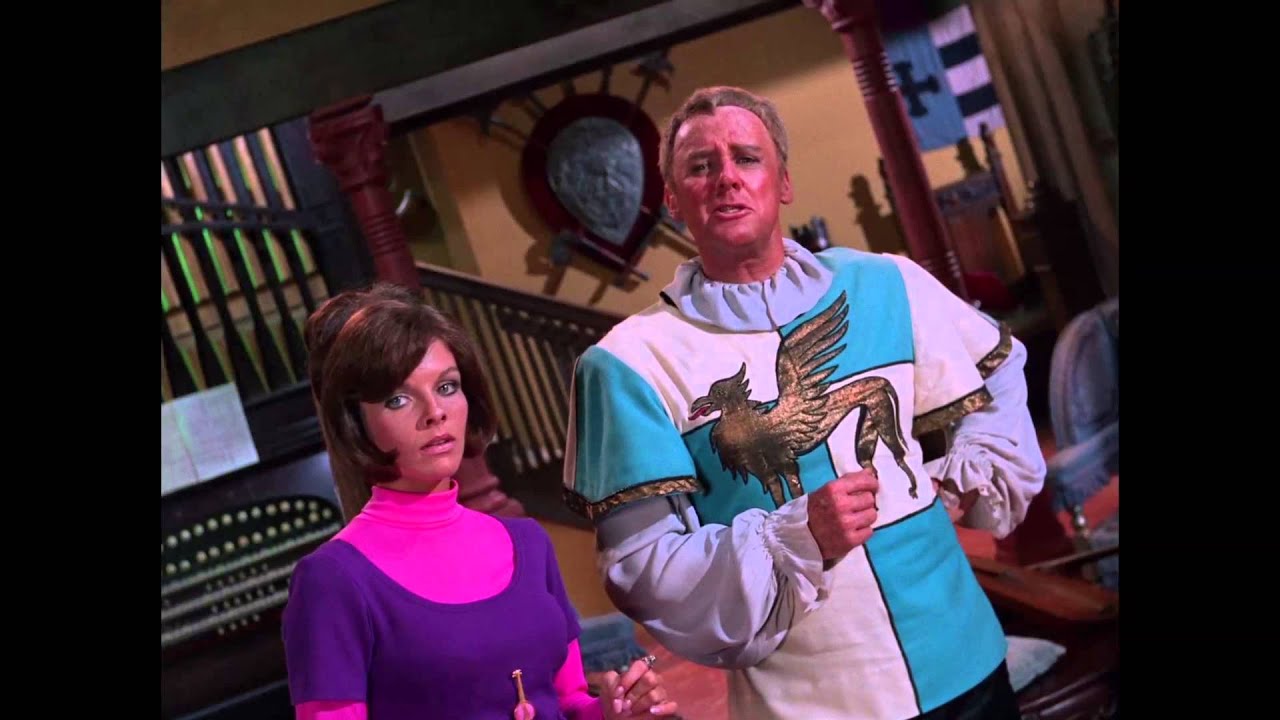 Batman: The Complete Television Series - Minstrel Cliff Hanger - Official Warner Bros. UK