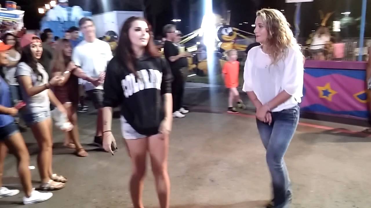 Funny ass clown at the fair!!!