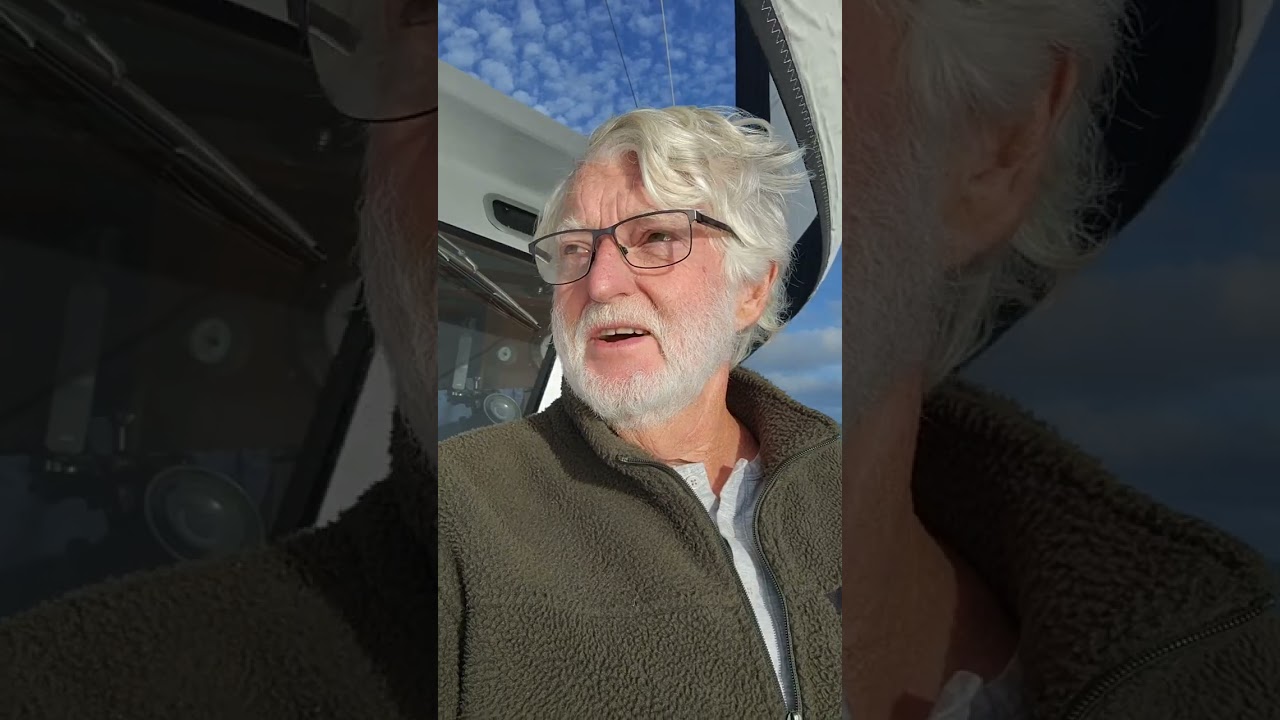 Whipping down to Whitemark @MotorSailingforOldDudes