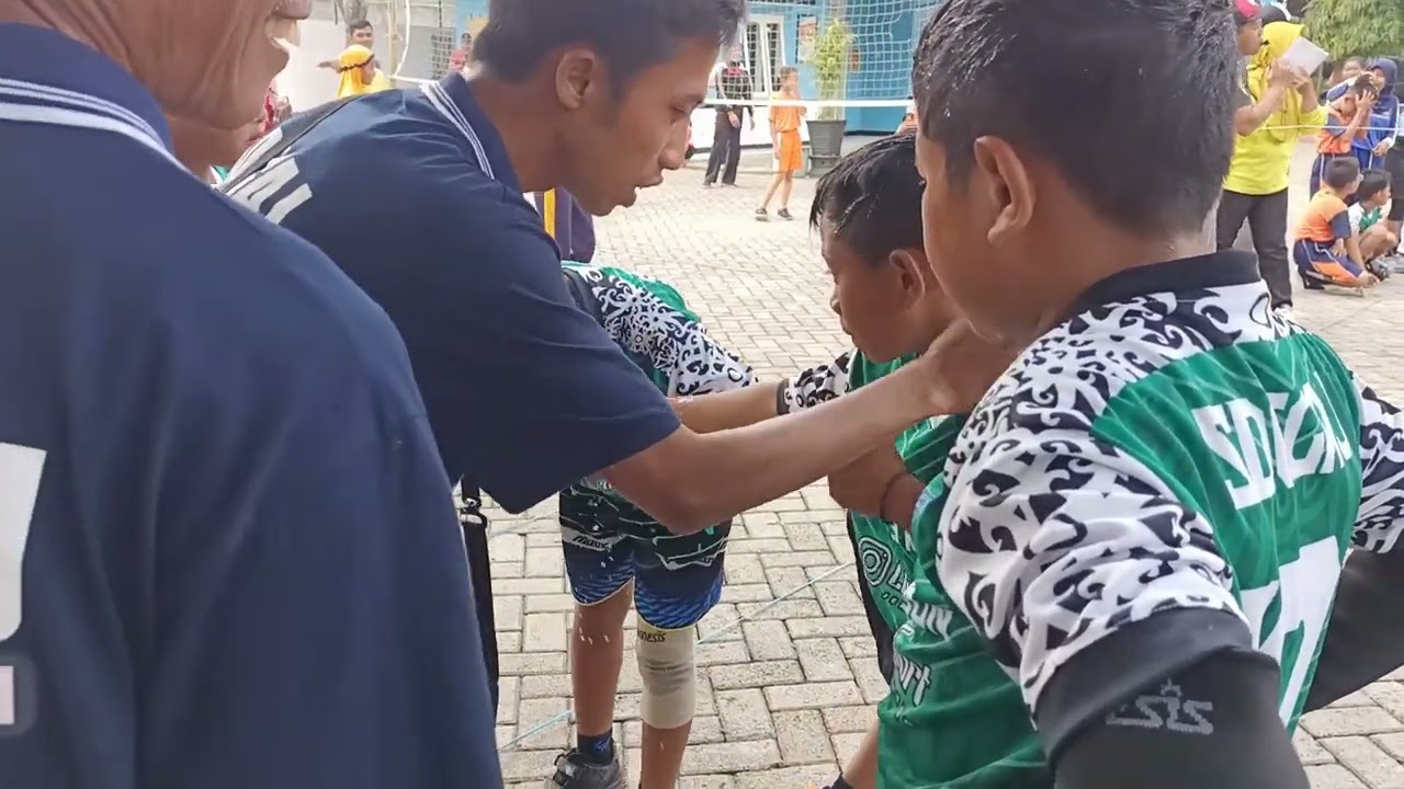 Pahlawan SDN 3 Mlinjon di Turnamen Bola Voli antar SD kecamatan Suruh kabupaten Trenggalek