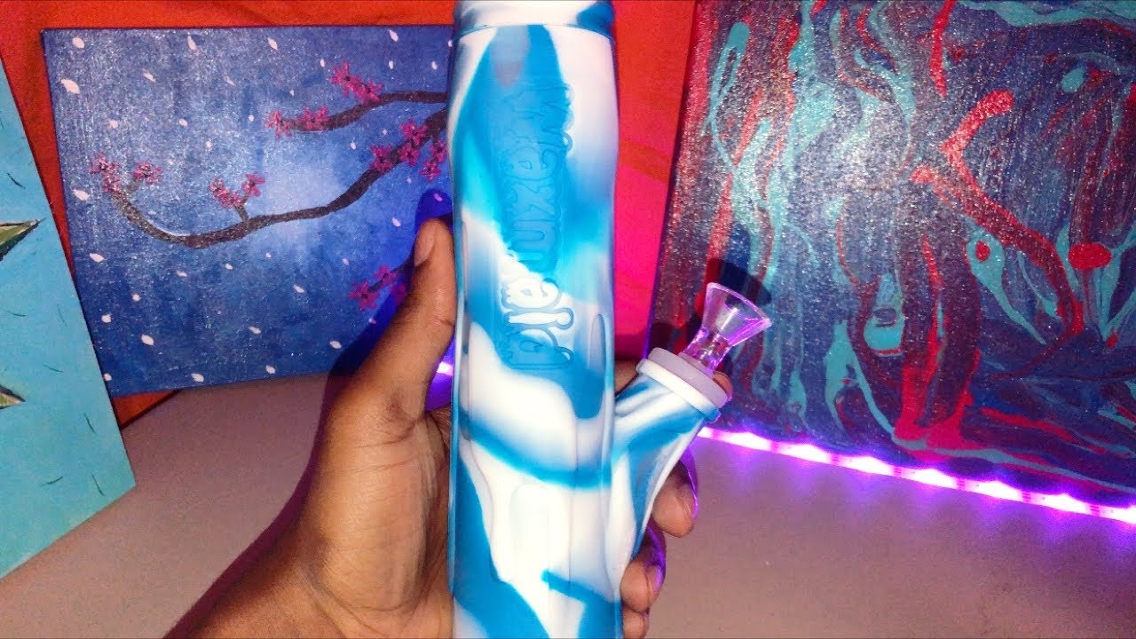 THE ONLY SILICONE BONG I&rsquo;LL SMOKE OUT OF