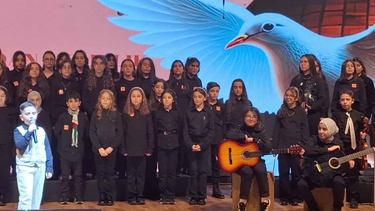 Bir Sabah Gelecek Kardan Aydınlık