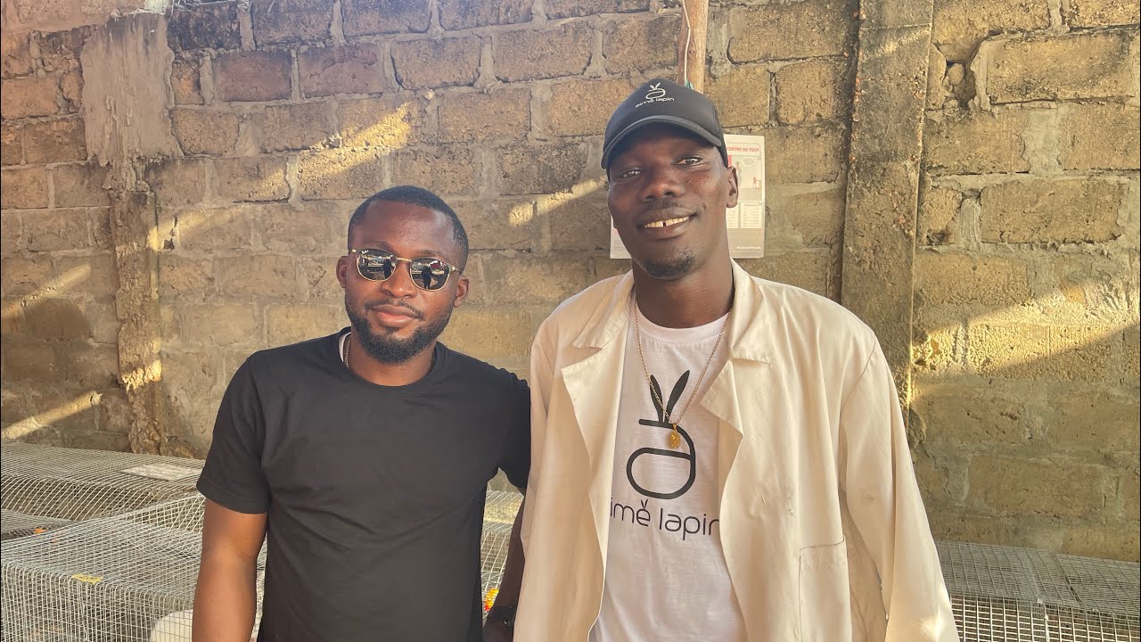 Togo 🇹🇬 : Aimé lapin!! Inspiré, il représente une étoile montante de la cuniculiculture togolaise.