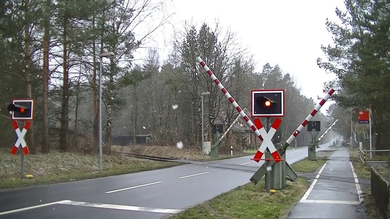 Spoorwegovergang Soltau Nord (D) // Railroad crossing // Bahn&uuml;bergang