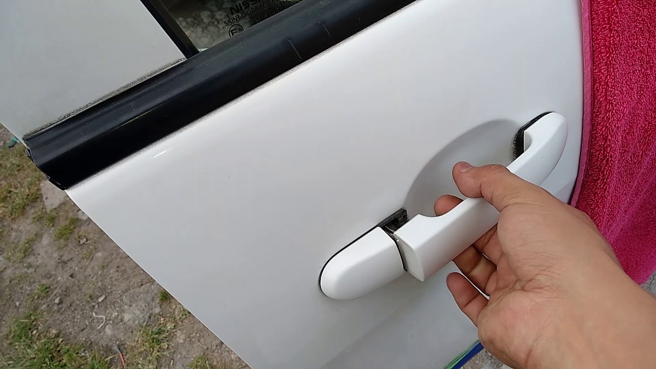 Cómo quitar la manija exterior de la puerta delantera del copiloto de un tiida, fácil y rápido