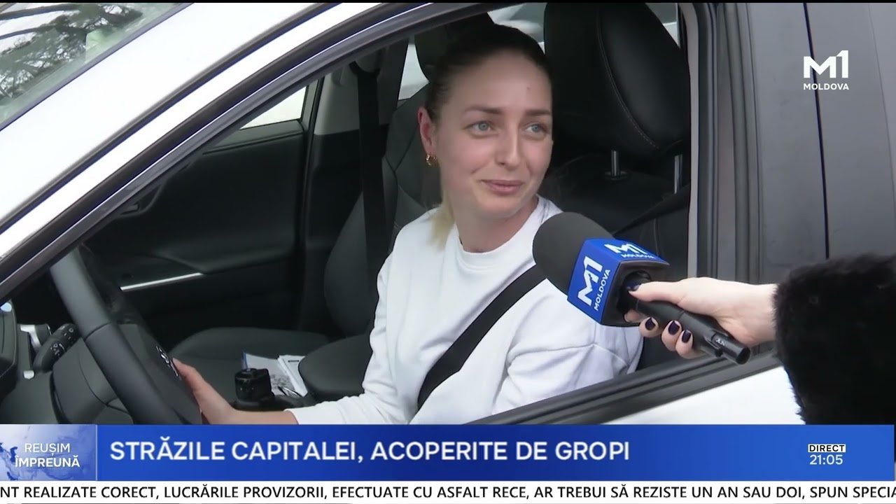 Atenție, șoferi! Capitala a devenit o cursă cu obstacole după ce asfaltul a cedat poleiului