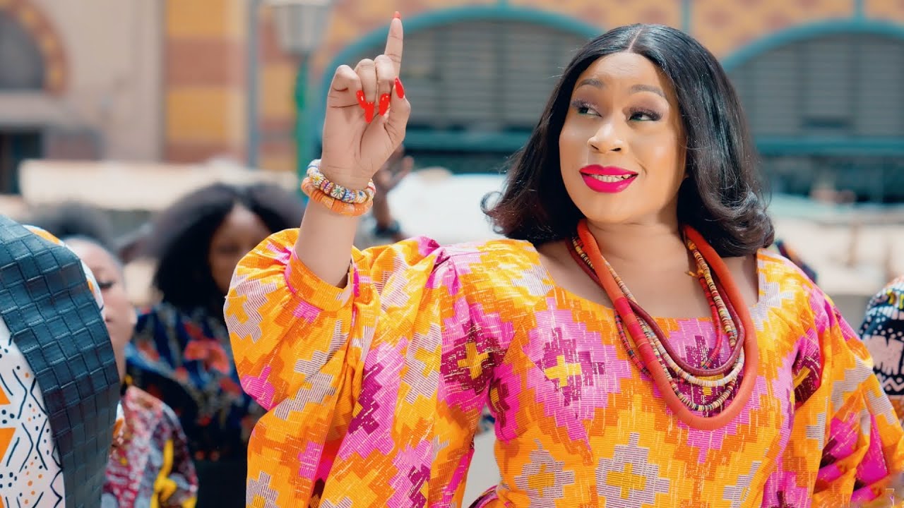Aida Samb - Defma Reine (Clip Officiel) Feat Mbaye Dieye Faye