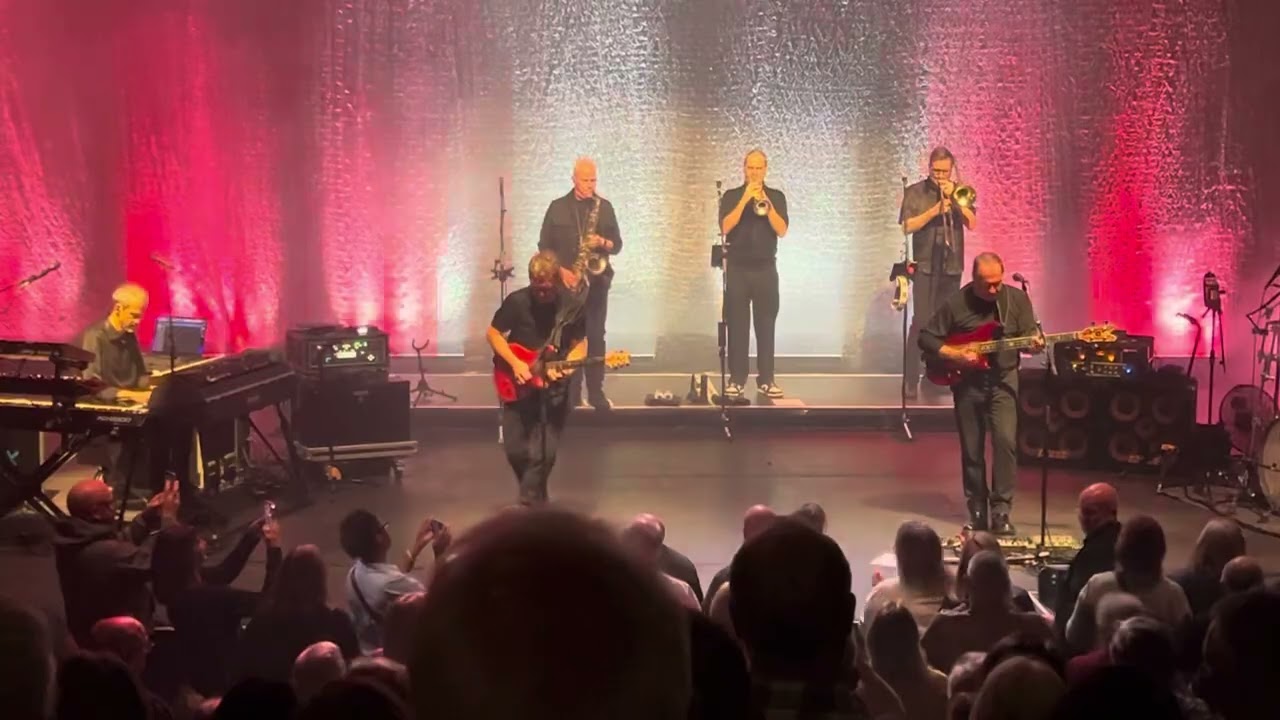 Level 42 - Hot Water. Live at York Barbican Centre. 24/9/2025. #livemusic #jazzfunk #level42 #music 