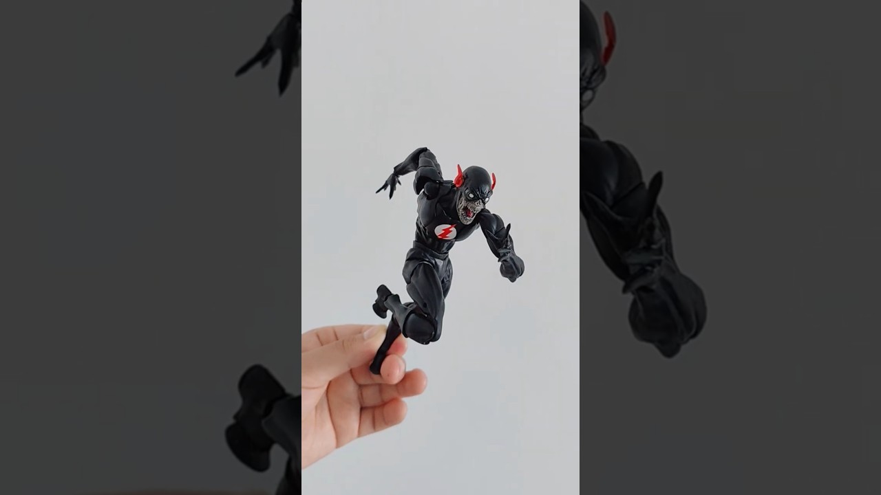 Black flash posing - custom revoltech