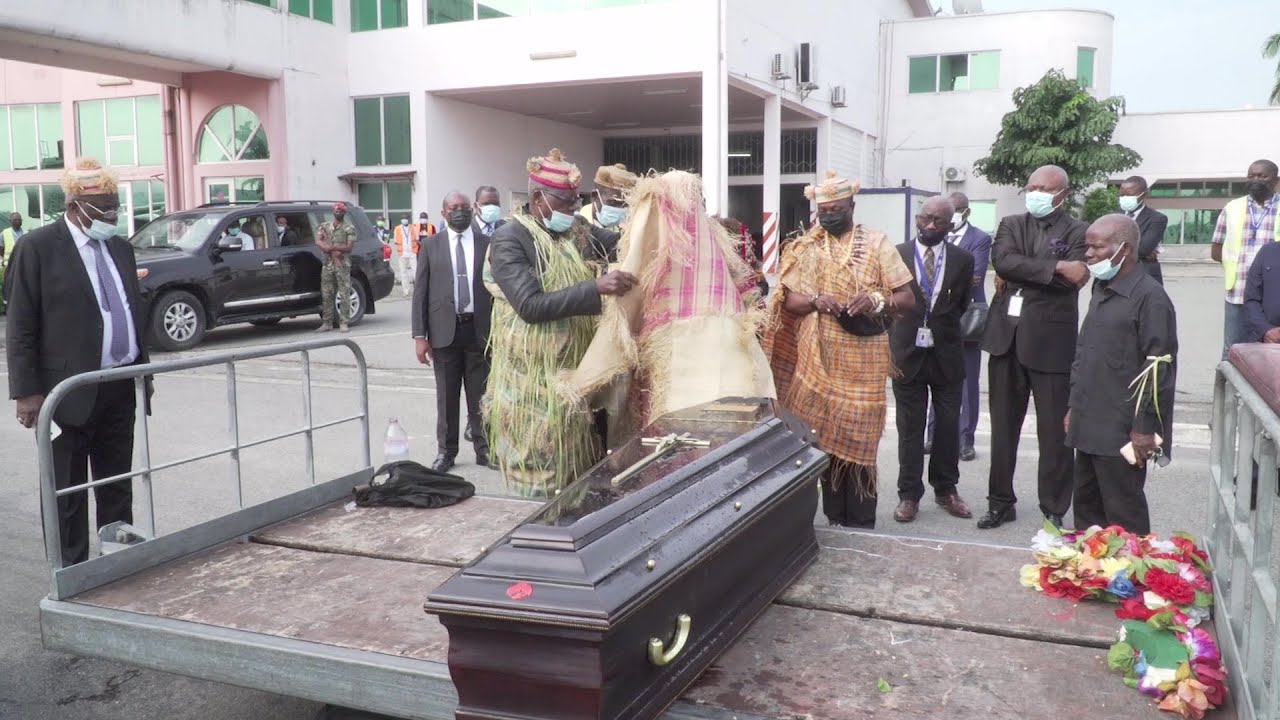 Arrivée de la Dépouille Mortelle de Sa majesté MOE MAKOSSO IV à Pointe-Noire - MCRTV A VU
