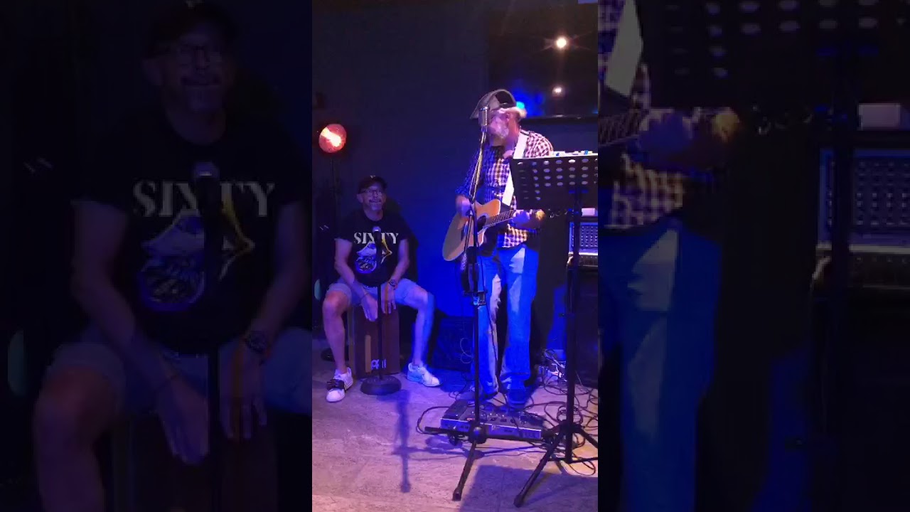 Wonderwall performed live at Howards Bonneval @Braithreachas 