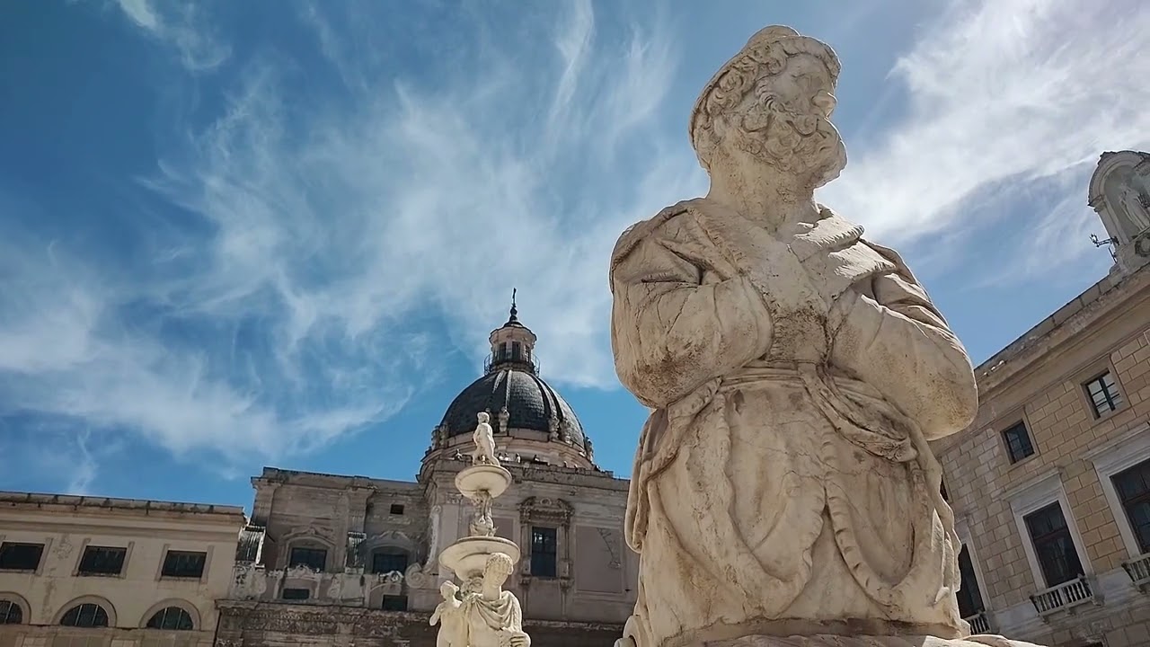 Piazza Pretoria con la sua Fantastica Fontana , Palermo 2024