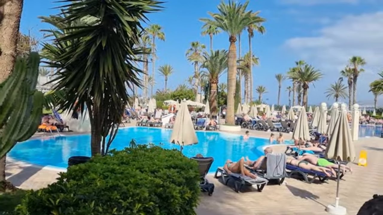 Tenerife Las Americas - H10 Las Palmeras Hotel Great Location Looks Lovely !