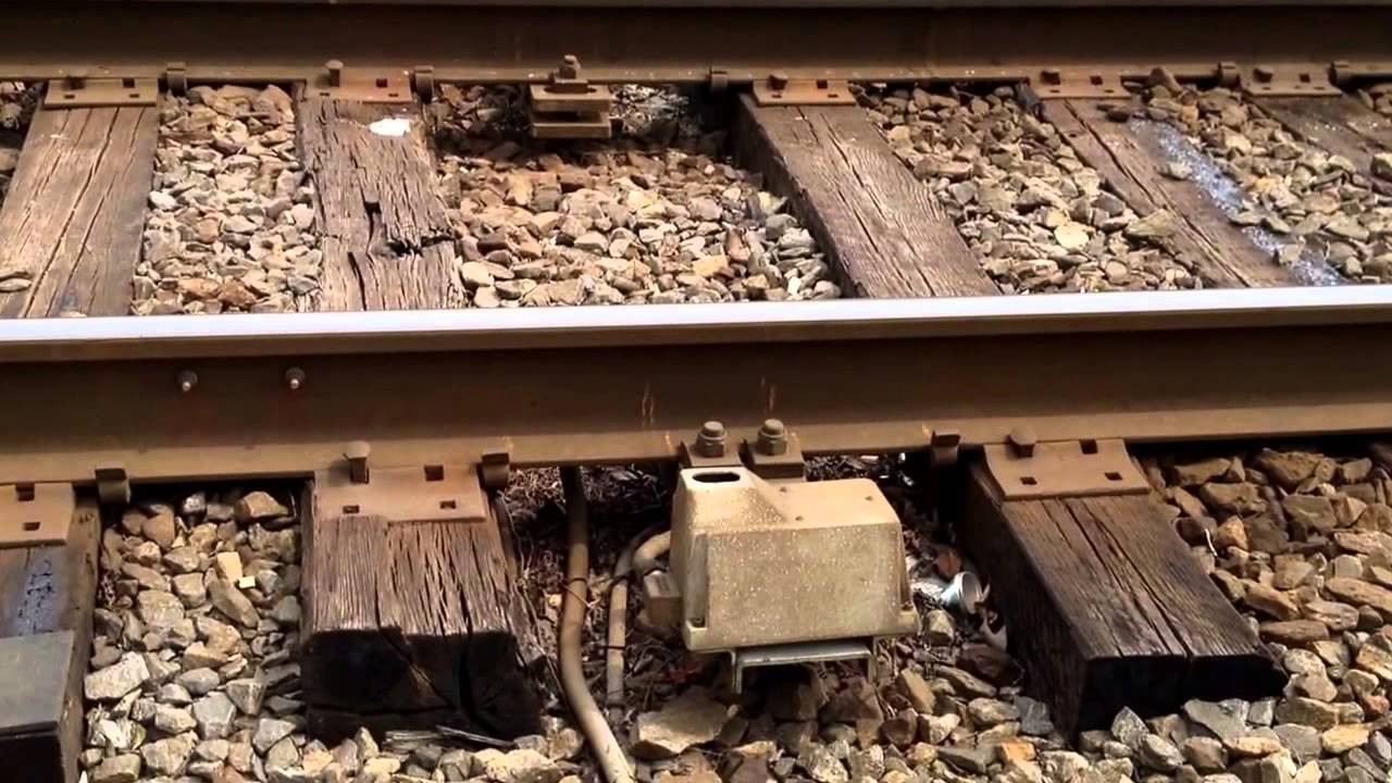 Railroad defect detectors and how they work