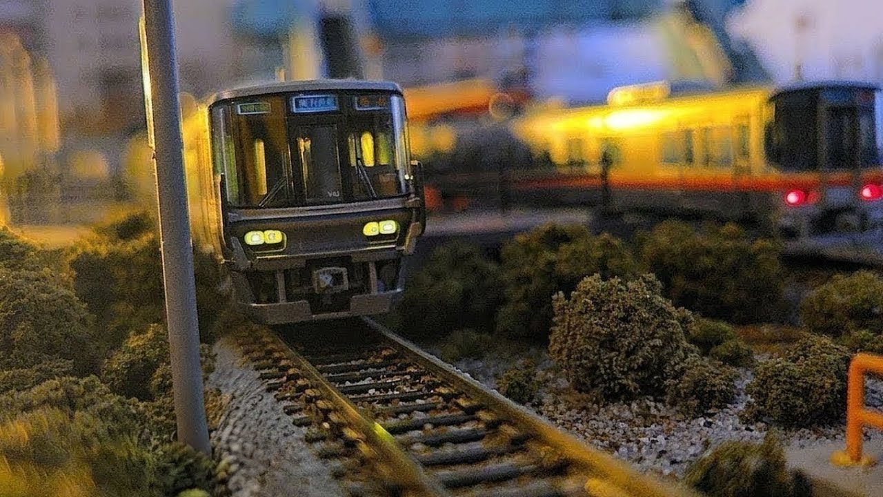 JR DMUs KiHa 122 series Kishin Line train, JR EMUs 223 series train. N scale pairing comps, etc....