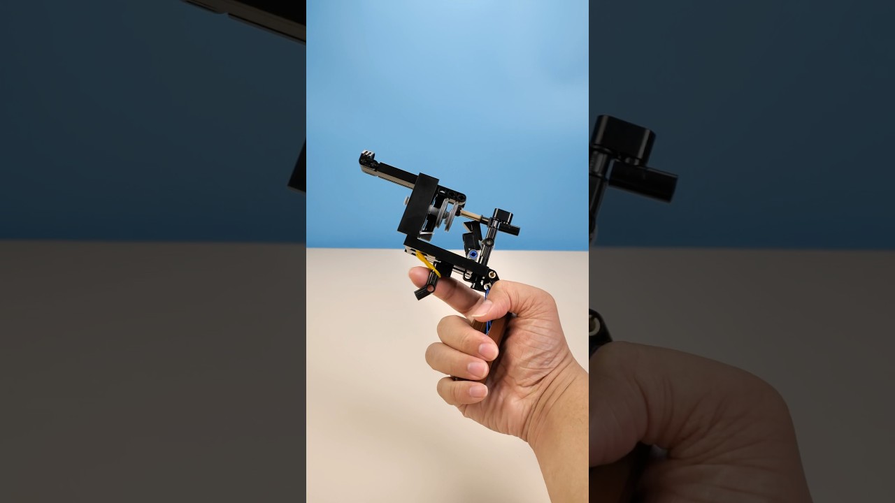 A LEGO revolver that actually works! A moc by ​⁠@RL-dr1fl  #lego #legomoc