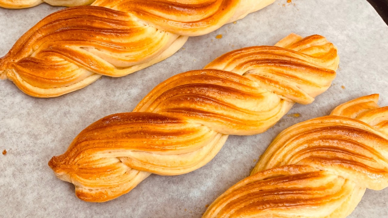 “Baking Knot Bread With My 2-Year-Old — A Memory I’ll Treasure”